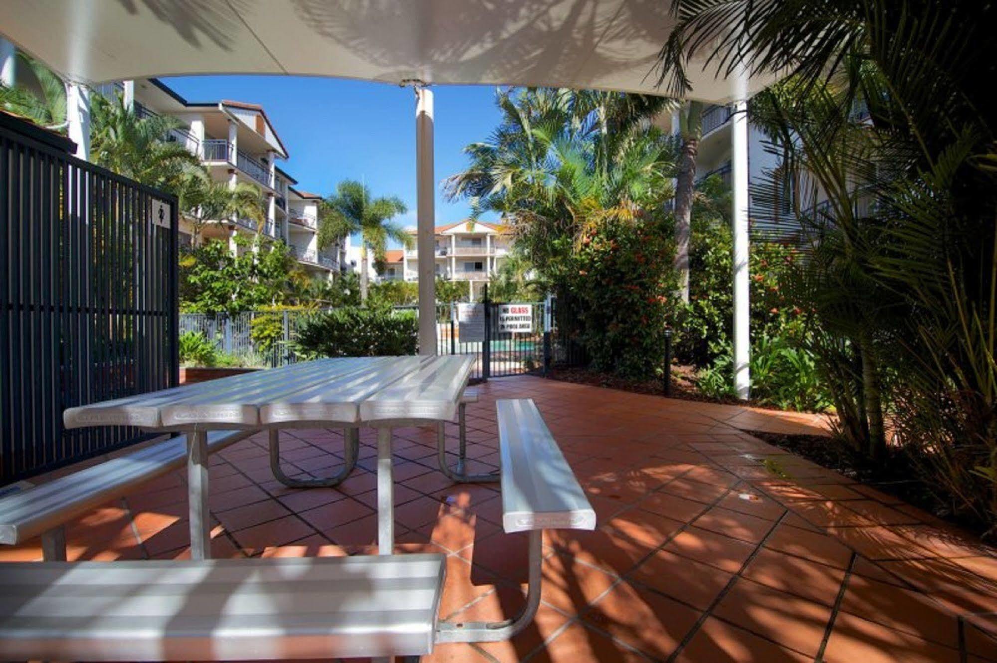 Blue Water Bay Villas Gold Coast Bagian luar foto