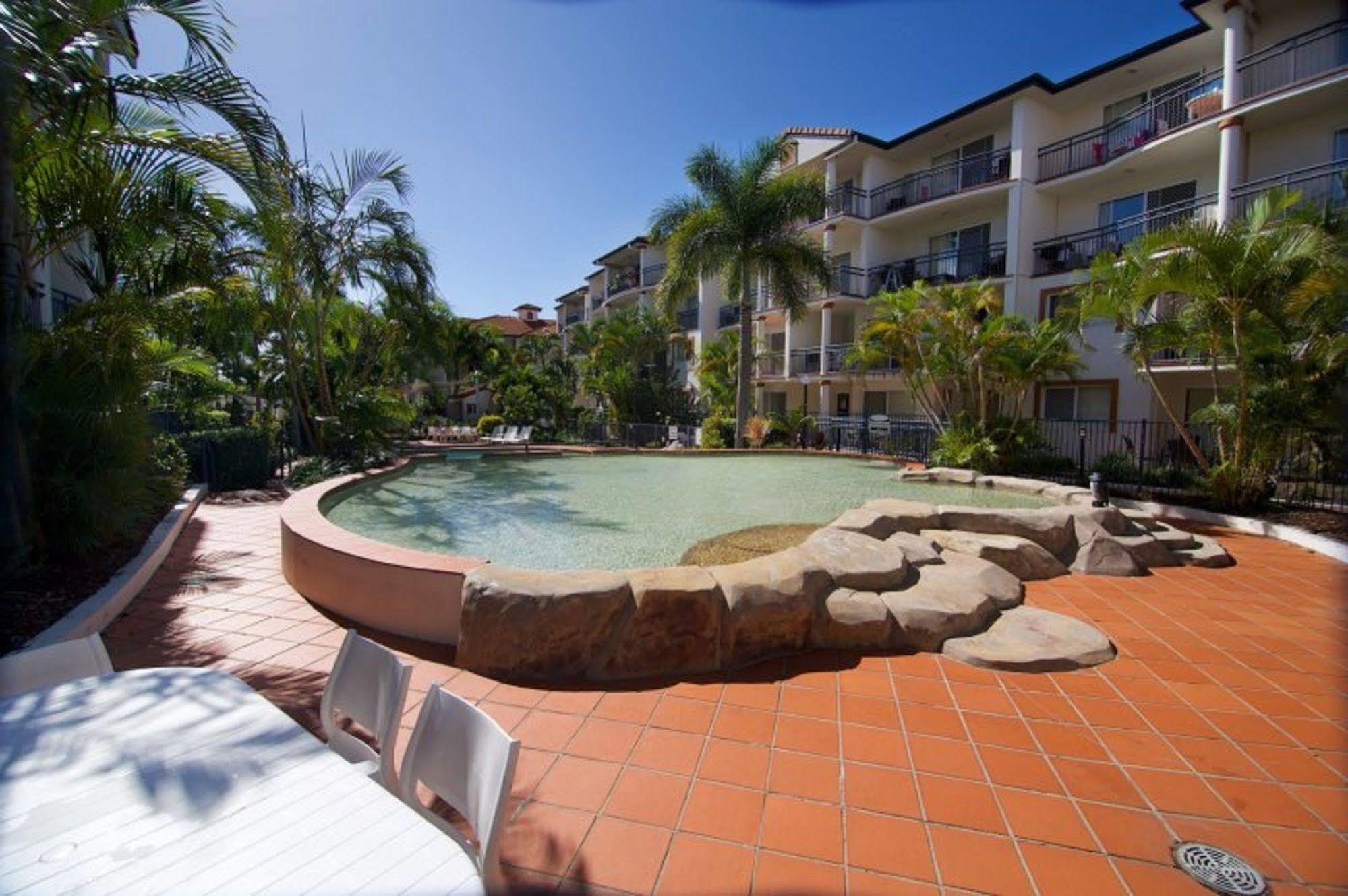 Blue Water Bay Villas Gold Coast Bagian luar foto